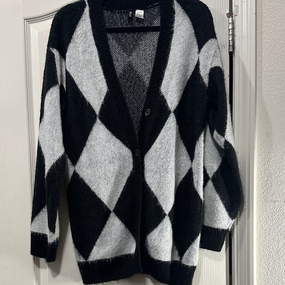 H&M Black & White Argyle Button-Up Sweater - Women